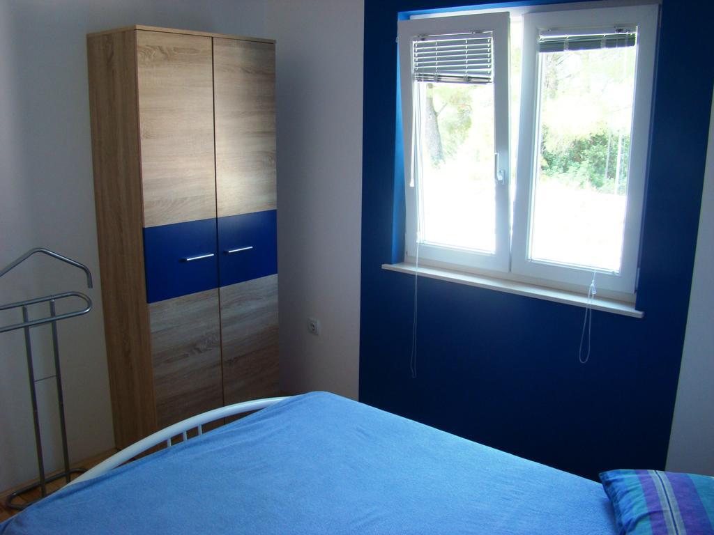 Apartments Pinus Pirovac Room photo